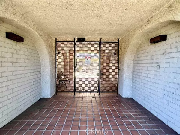 Sherman Oaks, CA 91423,5003 Tilden Avenue #204