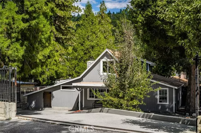 320 Skyview Lane, Crestline, CA 92322