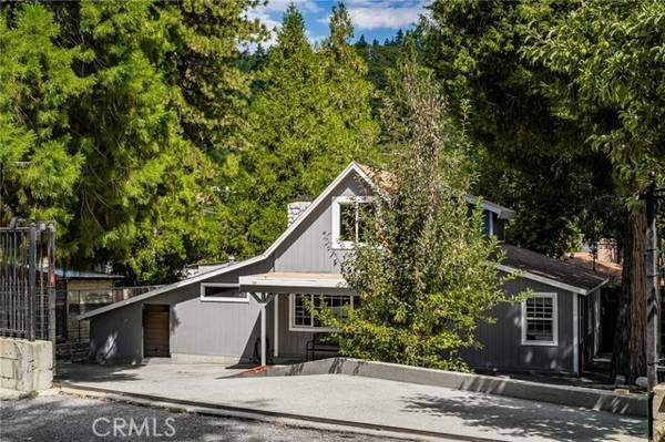 320 Skyview Lane, Crestline, CA 92322