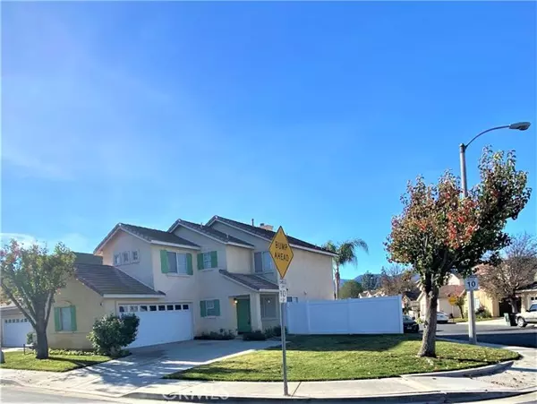 Corona, CA 92878,934 Primrose Lane