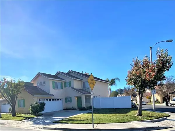 Corona, CA 92878,934 Primrose Lane