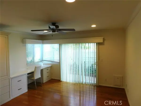 Irvine, CA 92604,7 Lakeview #68