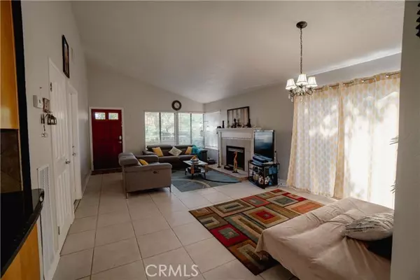 Simi Valley, CA 93063,2252 Oakdale Circle