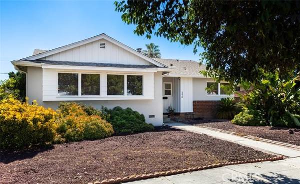 19412 Victory Boulevard,  Tarzana,  CA 91335