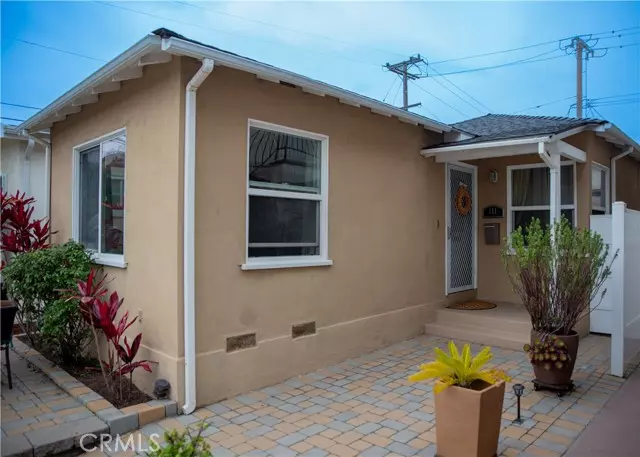 111 Dolphin Avenue, Seal Beach, CA 90740