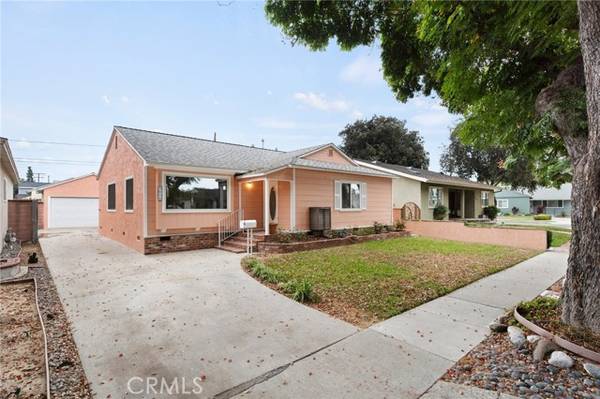 3858 Ladoga Avenue, Long Beach, CA 90808