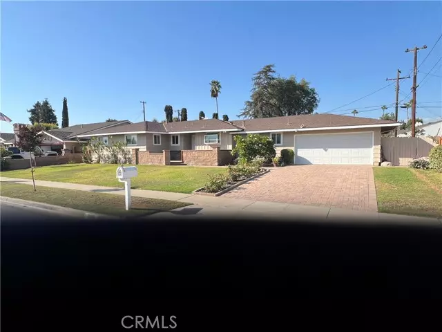 18651 Saugus Avenue, Santa Ana, CA 92705