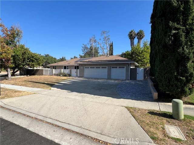 1011 Hyde Park Drive, Santa Ana, CA 92705