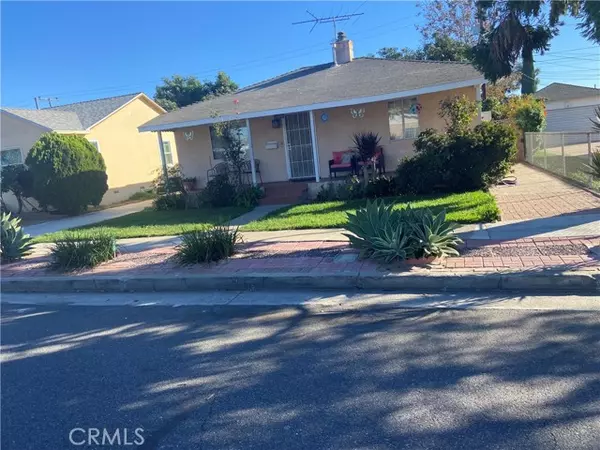 2608 E Van Buren Street, Long Beach, CA 90810