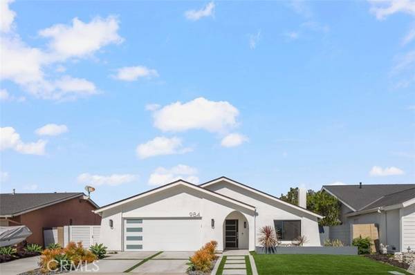 984 Carnation Avenue, Costa Mesa, CA 92626