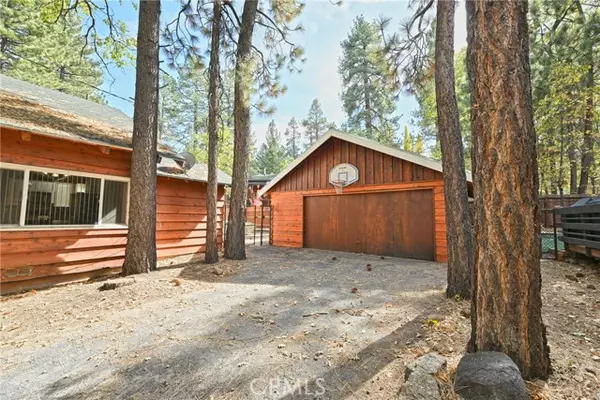 Big Bear Lake, CA 92315,41801 Comstock Lane