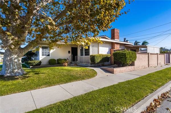 2102 E Napa Place, Anaheim, CA 92806