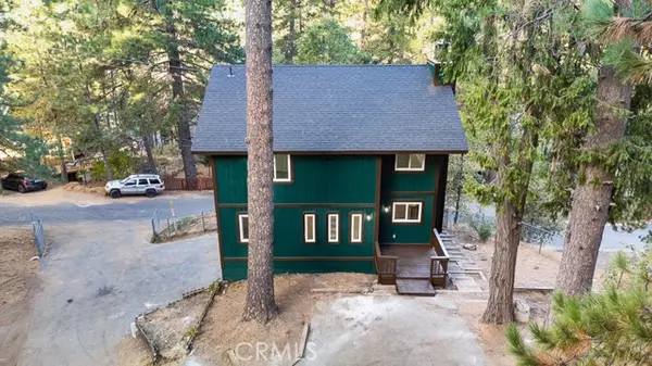 Crestline, CA 92325,22984 Cedar Way