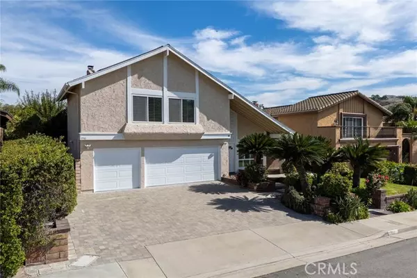 950 S Amherst Circle, Anaheim Hills, CA 92807