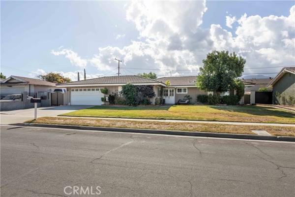 620 W Hacienda Dr, Corona, CA 92882