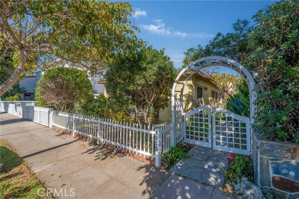 1115 Ocean Avenue, Seal Beach, CA 90740