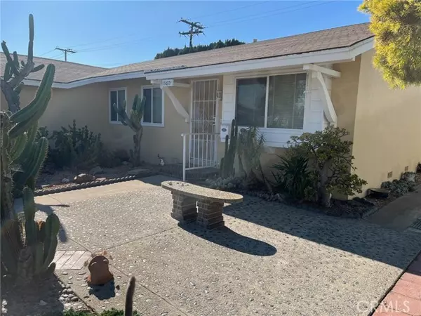 Huntington Beach, CA 92647,15801 Carrie Lane