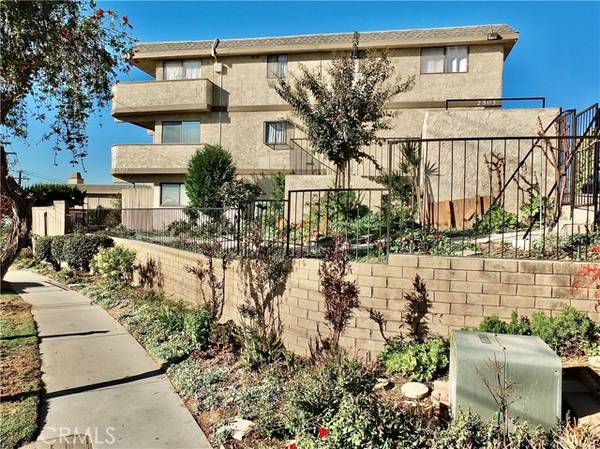 2503 E 21st Street #207, Signal Hill, CA 90755