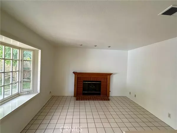 Yorba Linda, CA 92887,21375 Via Del Gavilan