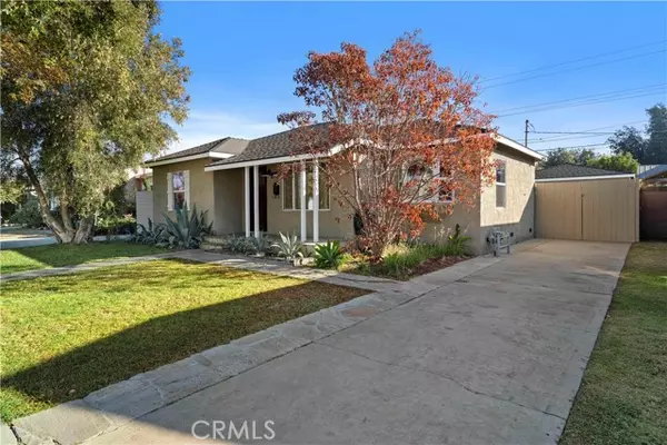 6060 Pepperwood Avenue,  Lakewood,  CA 90712