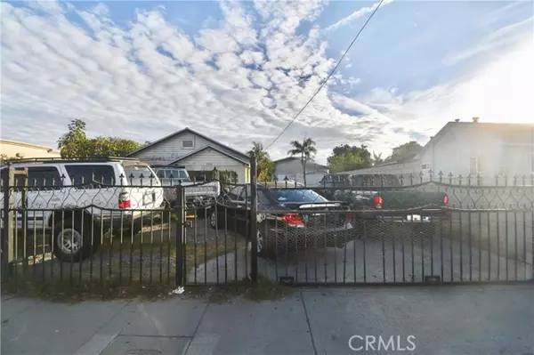 2534 W Pomona Street, Santa Ana, CA 92704