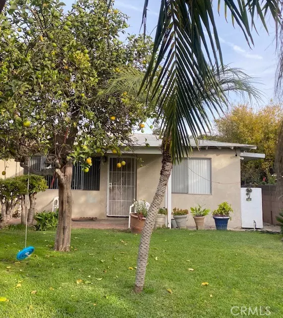 523 Fairlawn, Santa Ana, CA 92703