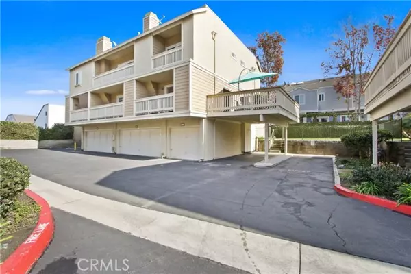 Costa Mesa, CA 92627,290 Victoria Street #11