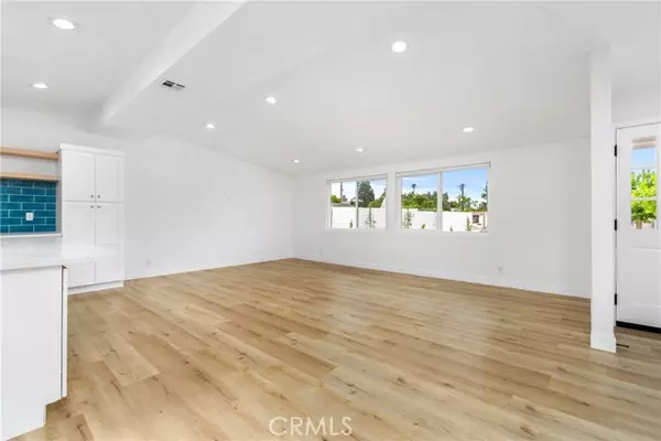 Costa Mesa, CA 92626,3097 Molokai Place