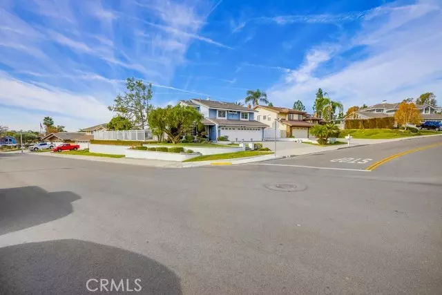 Yorba Linda, CA 92887,5695 Via Mariposa