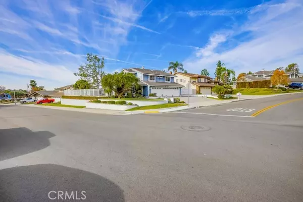 5695 Via Mariposa, Yorba Linda, CA 92887