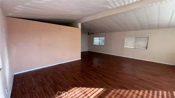 Westminster, CA 92683,15111 Bushard #32