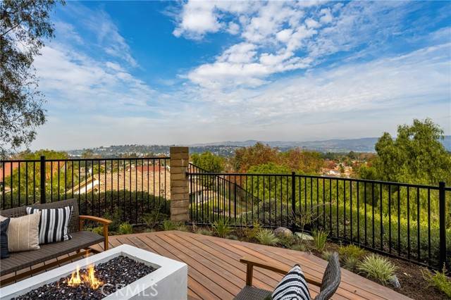 260 S Via Montanera, Anaheim Hills, CA 92807