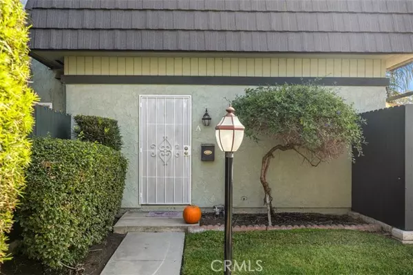 1632 Iowa Street #A, Costa Mesa, CA 92626