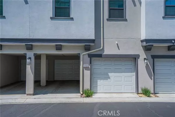 Buena Park, CA 90621,6966 Cottonwood Lane