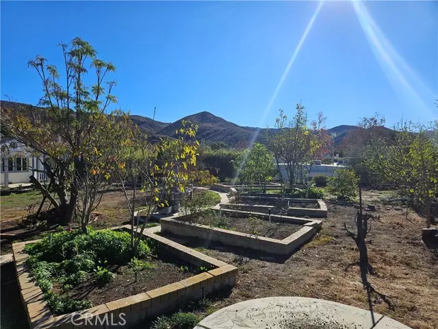 Simi Valley, CA 93065,221 Hazelridge Court