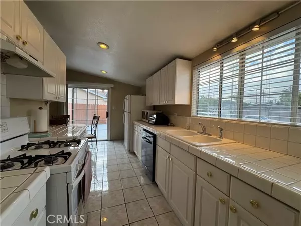 Granada Hills, CA 91344,11250 Blucher