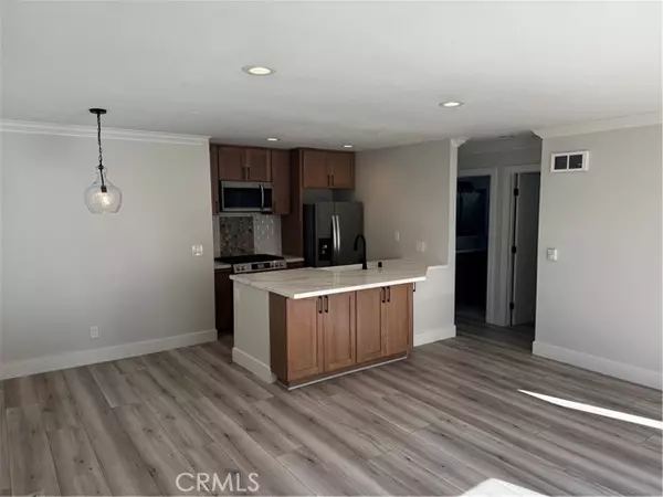 Huntington Beach, CA 92649,16582 Jib Circle #4