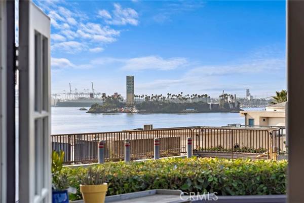 16 12th Place, Long Beach, CA 90802