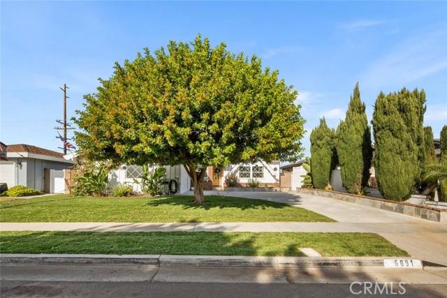 6691 Walton Drive, Huntington Beach, CA 92647