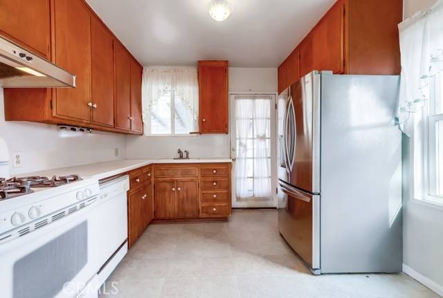 Long Beach, CA 90805,371 E 63rd Street