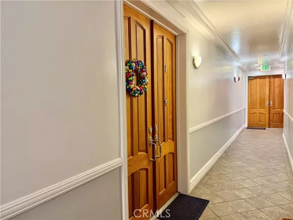 Studio City, CA 91604,11989 Laurelwood Drive #1