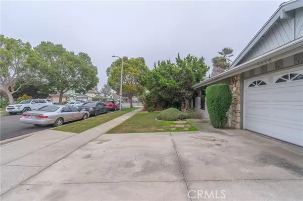 Santa Ana, CA 92704,1418 W Carriage Drive