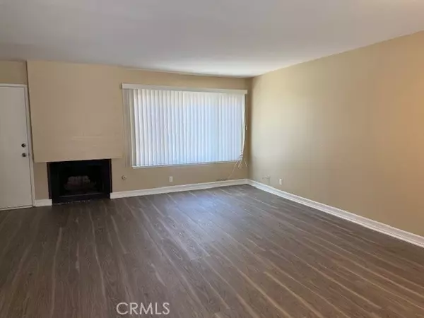 Orange, CA 92865,101 W Riverdale Avenue #26