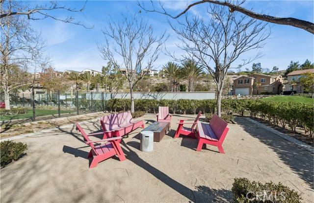 Saugus, CA 91350,20507 Sugarberry Court
