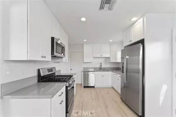 Costa Mesa, CA 92627,274 Camellia #1