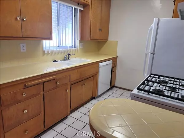 Long Beach, CA 90813,728 Cherry Avenue #11