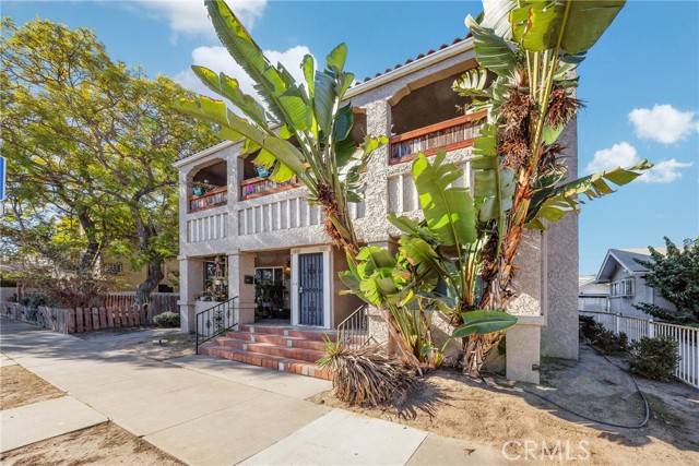 1033 Gladys Avenue, Long Beach, CA 90804