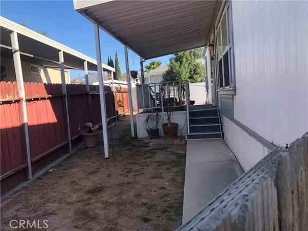 Corona, CA 92878,4901 Green River #253