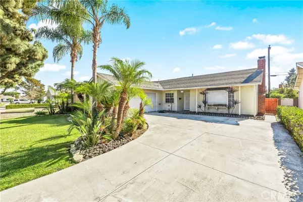 5042 Bluejay Circle, Huntington Beach, CA 92649