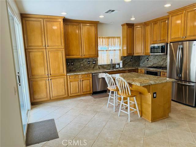 Saugus, CA 91390,28611 Gabrial Place